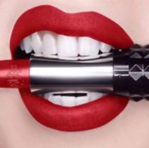 ❇️🧚‍♀️GOLD BLOODED Kat Von D RARE Studded Kiss Lipstick NWOBox